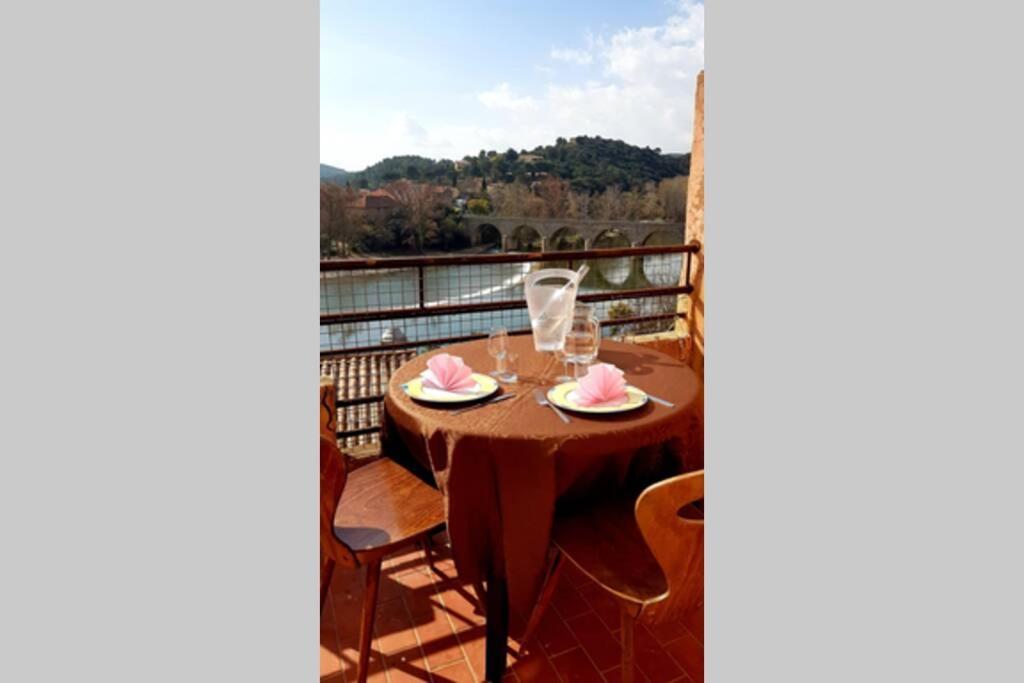 Joli Appartement, terrasse plein sud Roquebrun Exterior foto